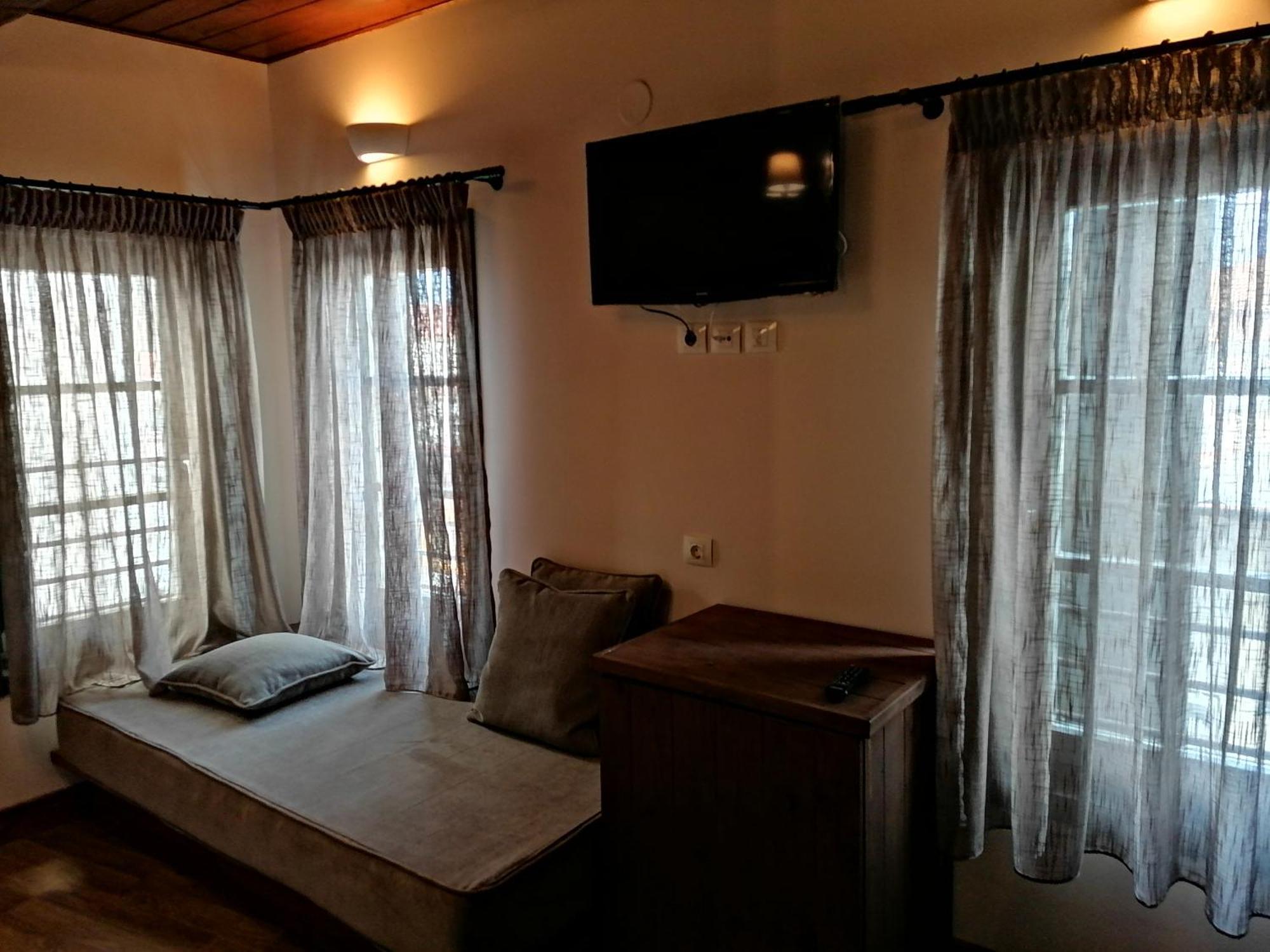Riverbed Traditional Guest House Litóchoron Bilik gambar